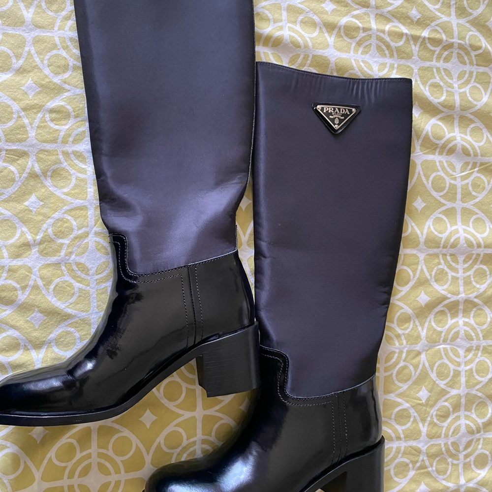 amazing Prada boots, never worn, 35, they are original, in perfect condition